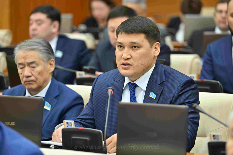 Берденов өзіне жасалған қастандықтан кейін партиядағы қызметінен кетті