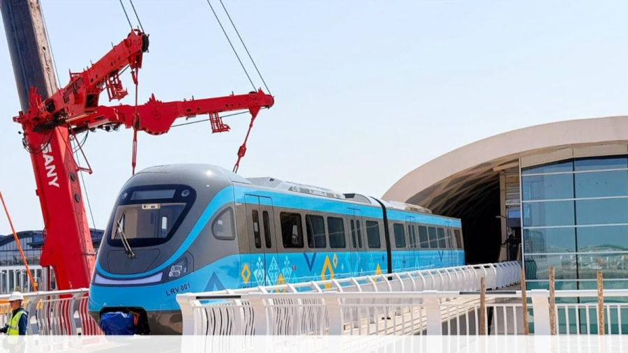 Астанада LRT-ның алғашқы вагондары рельске қойылды