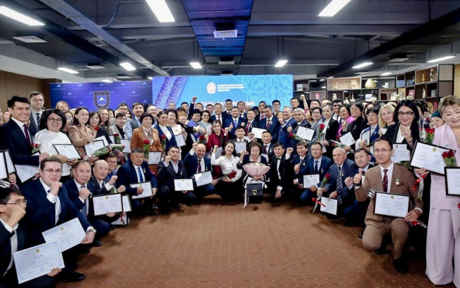 Алматыда Қазақстанның 2024 жылғы үздік оқытушылары мен ғалымдары марапатталды