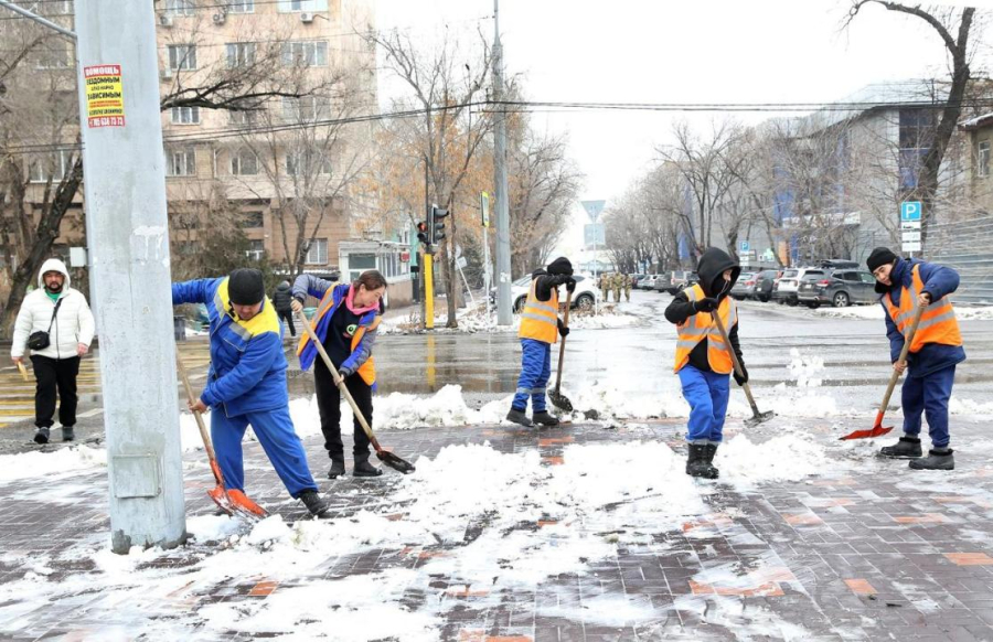 Алматыда жаңа жылдық мерекеде коммуналдық қызметтердің жұмысы күшейтіледі