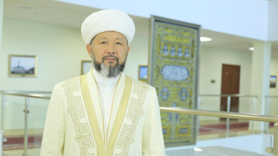 "Алладан көбірек кешірім сұрап, дұға жасауды ұмытпайық": еліміздің бас мүфтиі Қадір түніне орай үндеу жасады